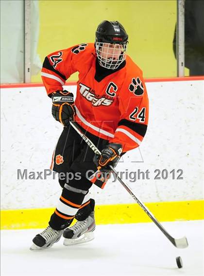 Thumbnail 3 in Ridgefield vs. Darien (FCIAC Tier 1 Final) photogallery.