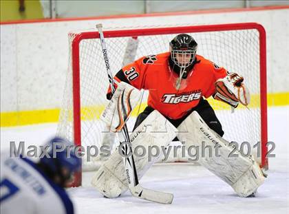 Thumbnail 2 in Ridgefield vs. Darien (FCIAC Tier 1 Final) photogallery.