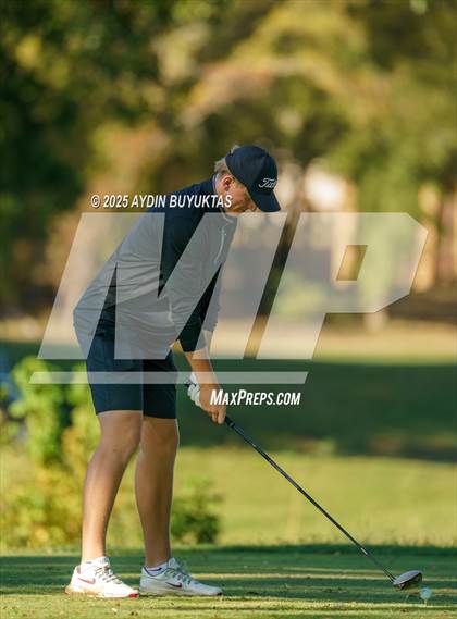 Thumbnail 2 in Falcon Fall Invitational photogallery.