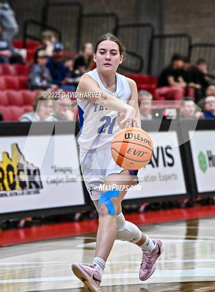 Thumbnail 1 in Salida vs Denver Christian (CHSAA 3A Great 8) photogallery.