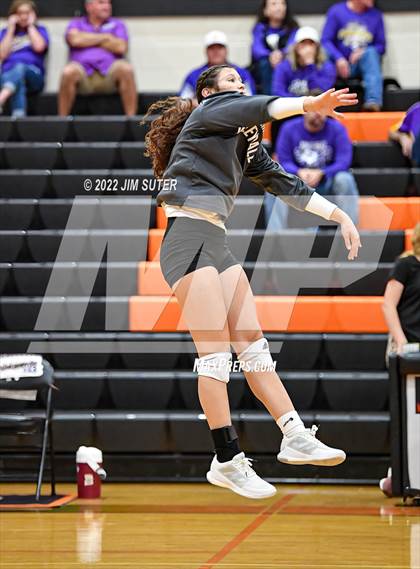 Thumbnail 2 in Shiner vs. Thrall (UIL 2A Region 4 Area Playoff) photogallery.