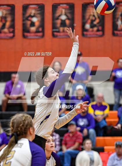 Thumbnail 1 in Shiner vs. Thrall (UIL 2A Region 4 Area Playoff) photogallery.