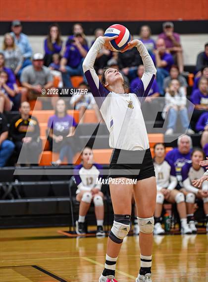 Thumbnail 1 in Shiner vs. Thrall (UIL 2A Region 4 Area Playoff) photogallery.