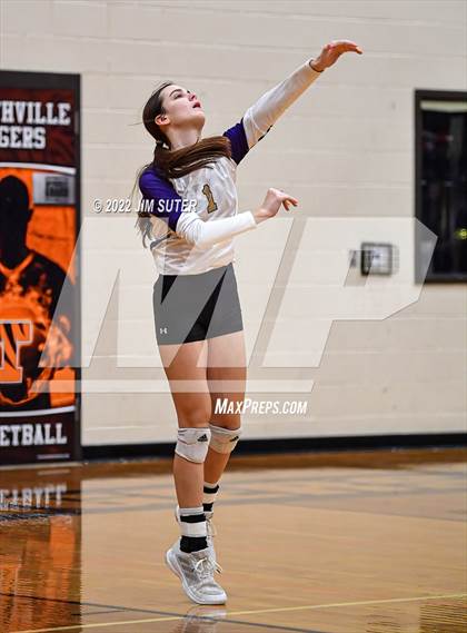 Thumbnail 3 in Shiner vs. Thrall (UIL 2A Region 4 Area Playoff) photogallery.