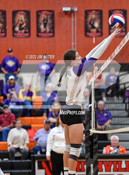 Thumbnail 1 in Shiner vs. Thrall (UIL 2A Region 4 Area Playoff) photogallery.