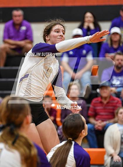 Thumbnail 1 in Shiner vs. Thrall (UIL 2A Region 4 Area Playoff) photogallery.