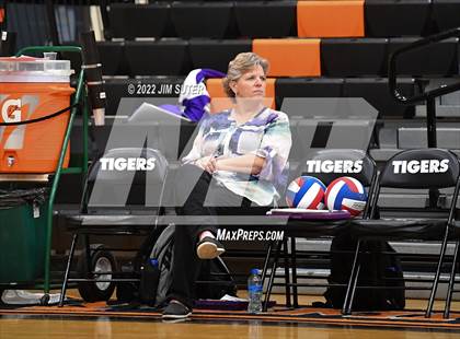 Thumbnail 1 in Shiner vs. Thrall (UIL 2A Region 4 Area Playoff) photogallery.