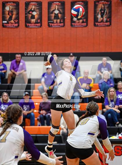 Thumbnail 1 in Shiner vs. Thrall (UIL 2A Region 4 Area Playoff) photogallery.