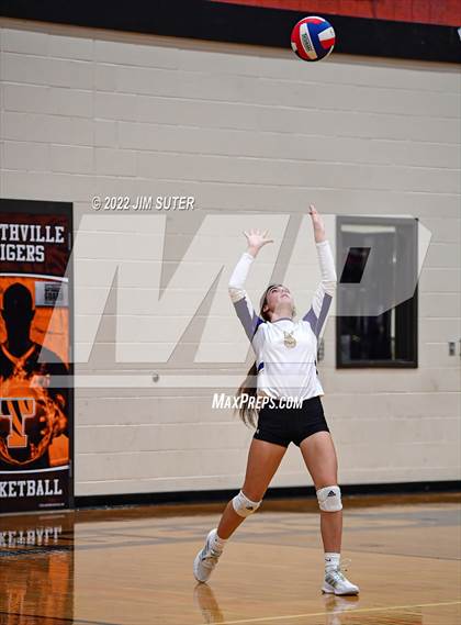 Thumbnail 1 in Shiner vs. Thrall (UIL 2A Region 4 Area Playoff) photogallery.
