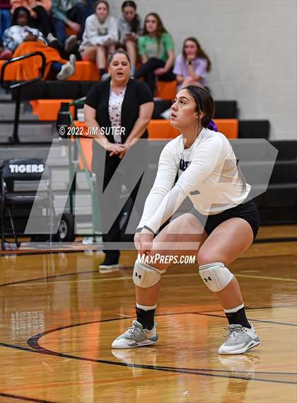 Thumbnail 1 in Shiner vs. Thrall (UIL 2A Region 4 Area Playoff) photogallery.
