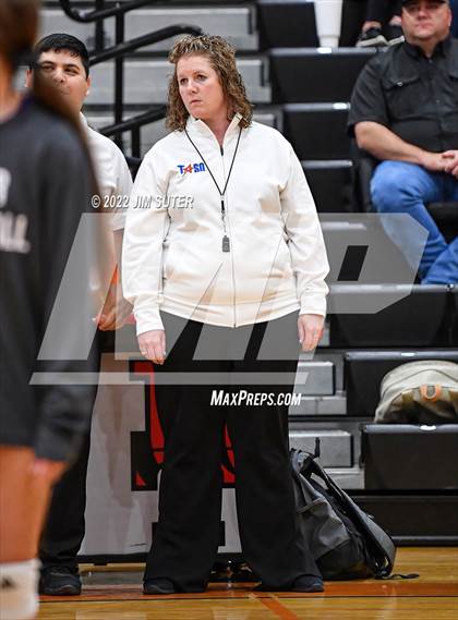 Thumbnail 3 in Shiner vs. Thrall (UIL 2A Region 4 Area Playoff) photogallery.