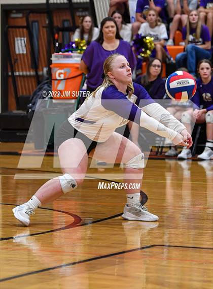 Thumbnail 2 in Shiner vs. Thrall (UIL 2A Region 4 Area Playoff) photogallery.