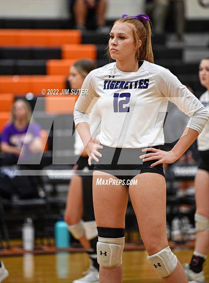 Thumbnail 3 in Shiner vs. Thrall (UIL 2A Region 4 Area Playoff) photogallery.