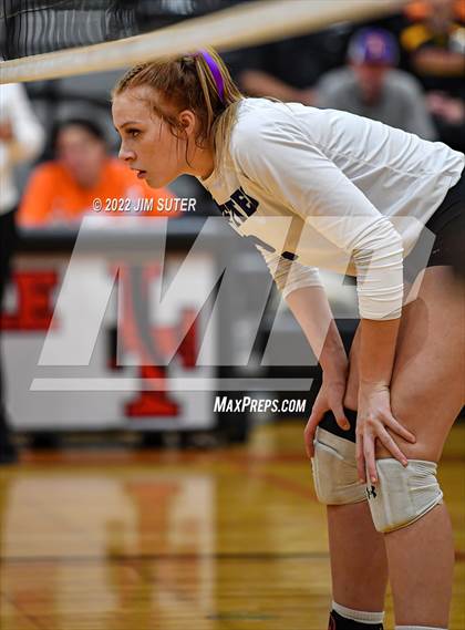Thumbnail 3 in Shiner vs. Thrall (UIL 2A Region 4 Area Playoff) photogallery.