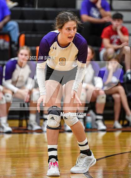 Thumbnail 2 in Shiner vs. Thrall (UIL 2A Region 4 Area Playoff) photogallery.