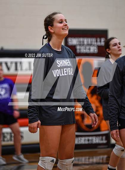Thumbnail 1 in Shiner vs. Thrall (UIL 2A Region 4 Area Playoff) photogallery.