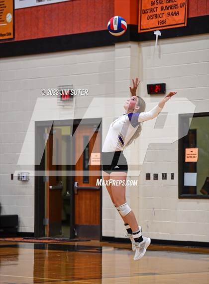 Thumbnail 2 in Shiner vs. Thrall (UIL 2A Region 4 Area Playoff) photogallery.