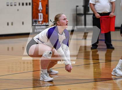 Thumbnail 3 in Shiner vs. Thrall (UIL 2A Region 4 Area Playoff) photogallery.