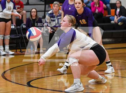 Thumbnail 3 in Shiner vs. Thrall (UIL 2A Region 4 Area Playoff) photogallery.