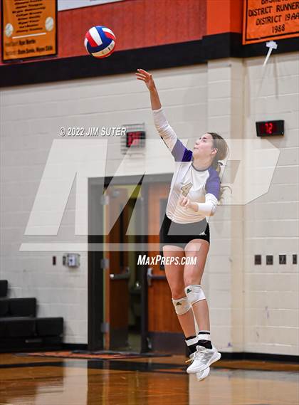 Thumbnail 3 in Shiner vs. Thrall (UIL 2A Region 4 Area Playoff) photogallery.