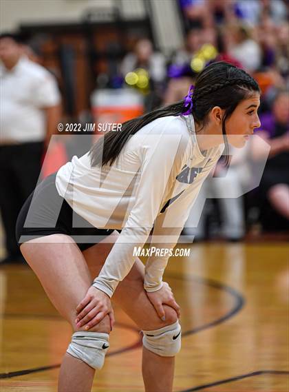 Thumbnail 3 in Shiner vs. Thrall (UIL 2A Region 4 Area Playoff) photogallery.