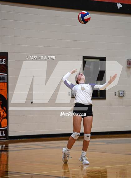 Thumbnail 3 in Shiner vs. Thrall (UIL 2A Region 4 Area Playoff) photogallery.