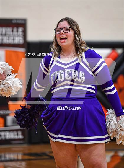 Thumbnail 3 in Shiner vs. Thrall (UIL 2A Region 4 Area Playoff) photogallery.