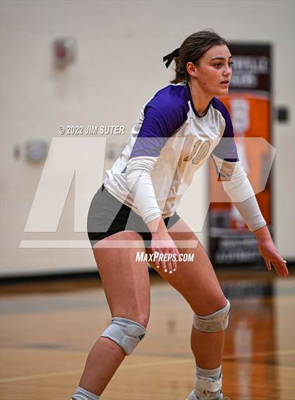 Thumbnail 3 in Shiner vs. Thrall (UIL 2A Region 4 Area Playoff) photogallery.