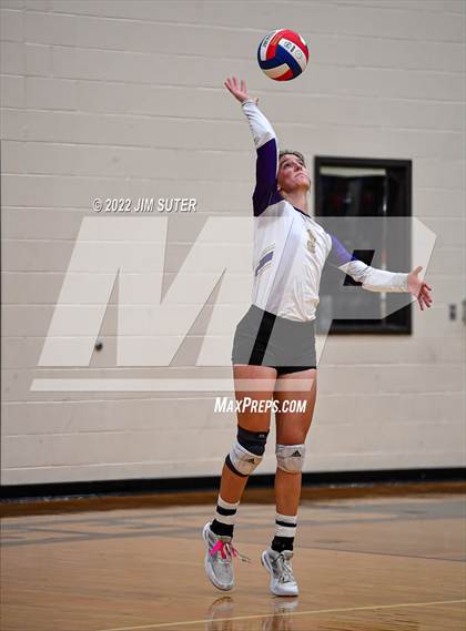 Thumbnail 3 in Shiner vs. Thrall (UIL 2A Region 4 Area Playoff) photogallery.