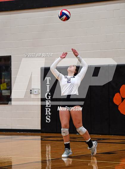 Thumbnail 1 in Shiner vs. Thrall (UIL 2A Region 4 Area Playoff) photogallery.