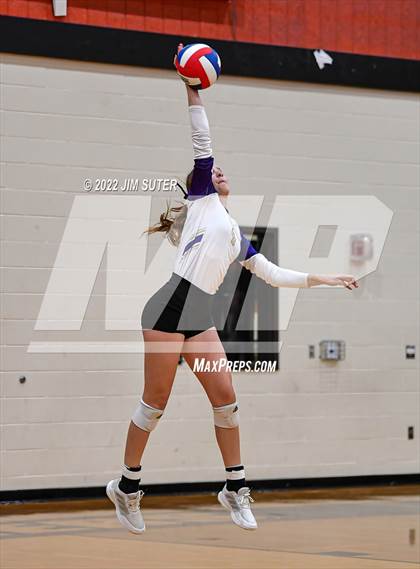 Thumbnail 3 in Shiner vs. Thrall (UIL 2A Region 4 Area Playoff) photogallery.