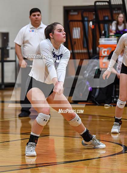 Thumbnail 1 in Shiner vs. Thrall (UIL 2A Region 4 Area Playoff) photogallery.