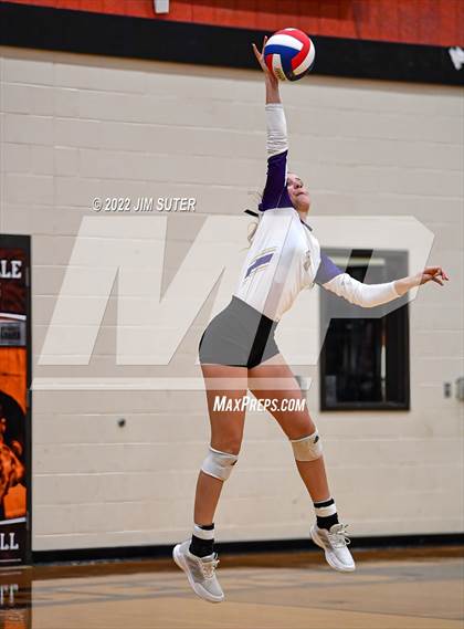 Thumbnail 3 in Shiner vs. Thrall (UIL 2A Region 4 Area Playoff) photogallery.