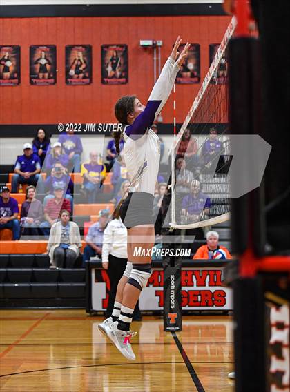 Thumbnail 3 in Shiner vs. Thrall (UIL 2A Region 4 Area Playoff) photogallery.