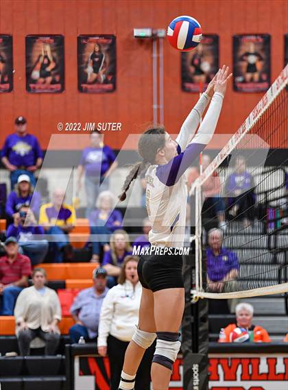 Thumbnail 2 in Shiner vs. Thrall (UIL 2A Region 4 Area Playoff) photogallery.