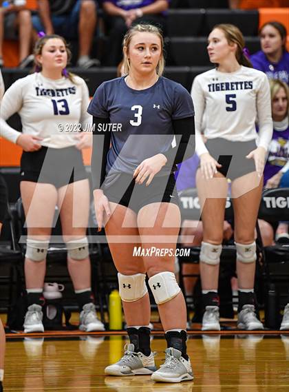 Thumbnail 3 in Shiner vs. Thrall (UIL 2A Region 4 Area Playoff) photogallery.