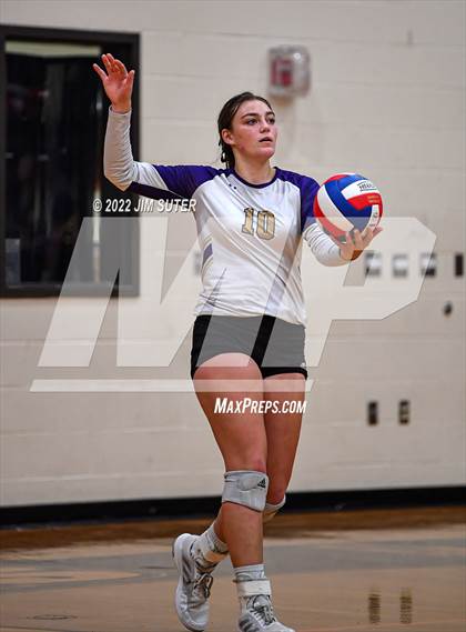 Thumbnail 3 in Shiner vs. Thrall (UIL 2A Region 4 Area Playoff) photogallery.