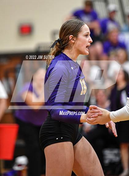 Thumbnail 2 in Shiner vs. Thrall (UIL 2A Region 4 Area Playoff) photogallery.