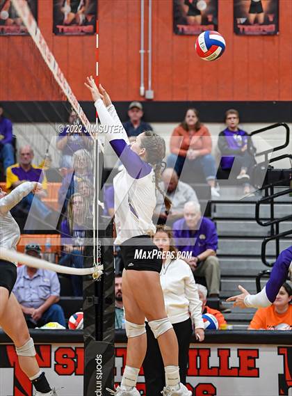 Thumbnail 1 in Shiner vs. Thrall (UIL 2A Region 4 Area Playoff) photogallery.