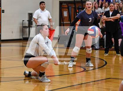 Thumbnail 2 in Shiner vs. Thrall (UIL 2A Region 4 Area Playoff) photogallery.