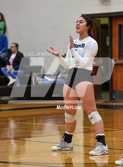Thumbnail 1 in Shiner vs. Thrall (UIL 2A Region 4 Area Playoff) photogallery.
