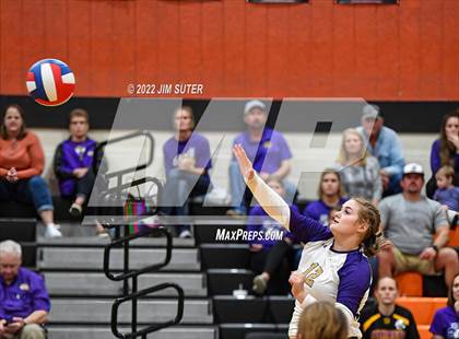 Thumbnail 3 in Shiner vs. Thrall (UIL 2A Region 4 Area Playoff) photogallery.