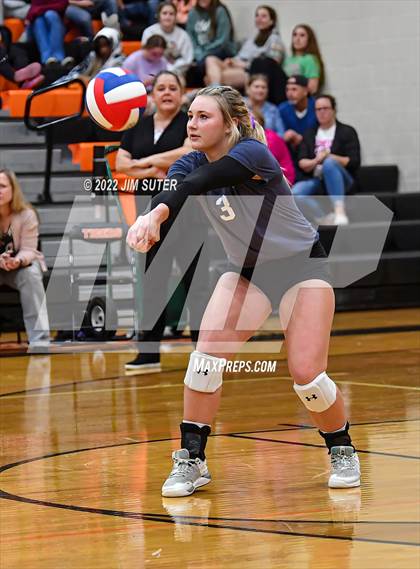Thumbnail 1 in Shiner vs. Thrall (UIL 2A Region 4 Area Playoff) photogallery.