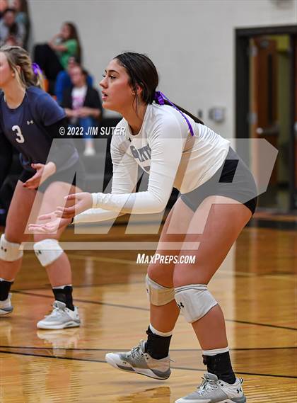 Thumbnail 1 in Shiner vs. Thrall (UIL 2A Region 4 Area Playoff) photogallery.