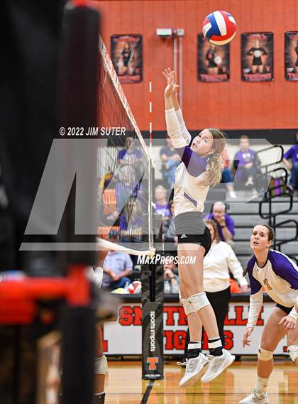Thumbnail 1 in Shiner vs. Thrall (UIL 2A Region 4 Area Playoff) photogallery.