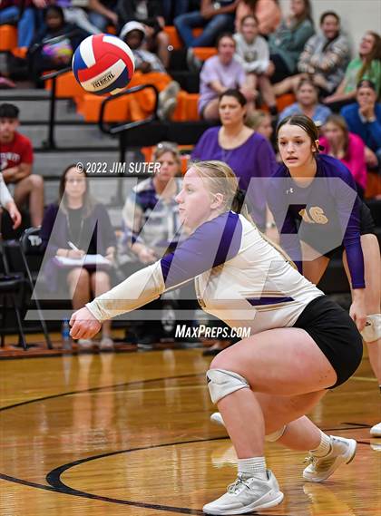 Thumbnail 1 in Shiner vs. Thrall (UIL 2A Region 4 Area Playoff) photogallery.