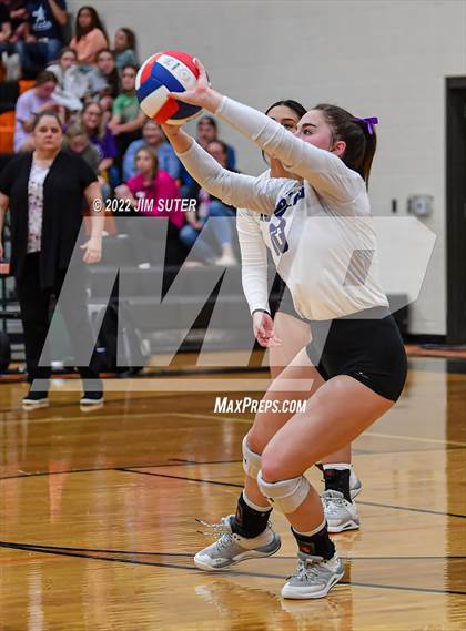 Thumbnail 2 in Shiner vs. Thrall (UIL 2A Region 4 Area Playoff) photogallery.