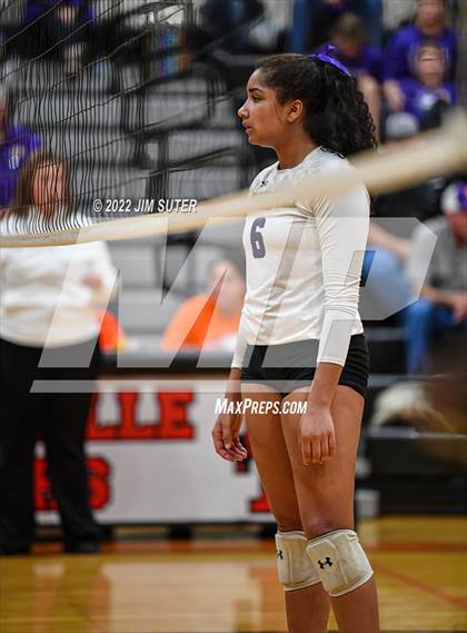 Thumbnail 3 in Shiner vs. Thrall (UIL 2A Region 4 Area Playoff) photogallery.
