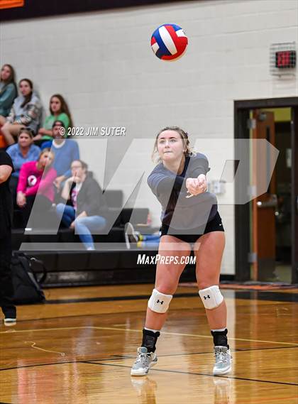 Thumbnail 1 in Shiner vs. Thrall (UIL 2A Region 4 Area Playoff) photogallery.
