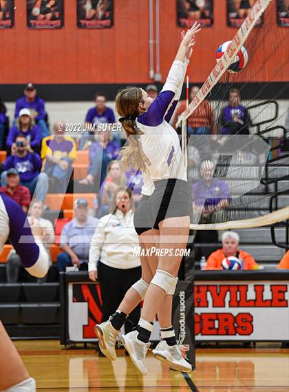 Thumbnail 2 in Shiner vs. Thrall (UIL 2A Region 4 Area Playoff) photogallery.